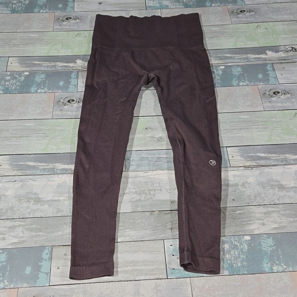 Savvi Workout Pants size Medium